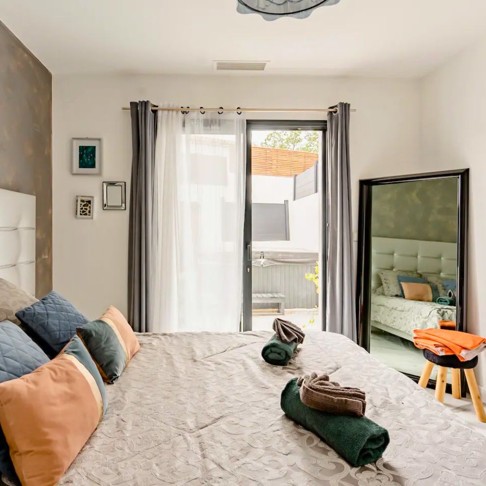 Lit confortable et décor raffiné Studio Phuket - Amoremio, Peypin
